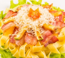 Фетучини с беконом